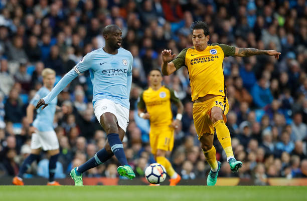 我国自主研制AS700D载人飞艇完成首次科研试飞.